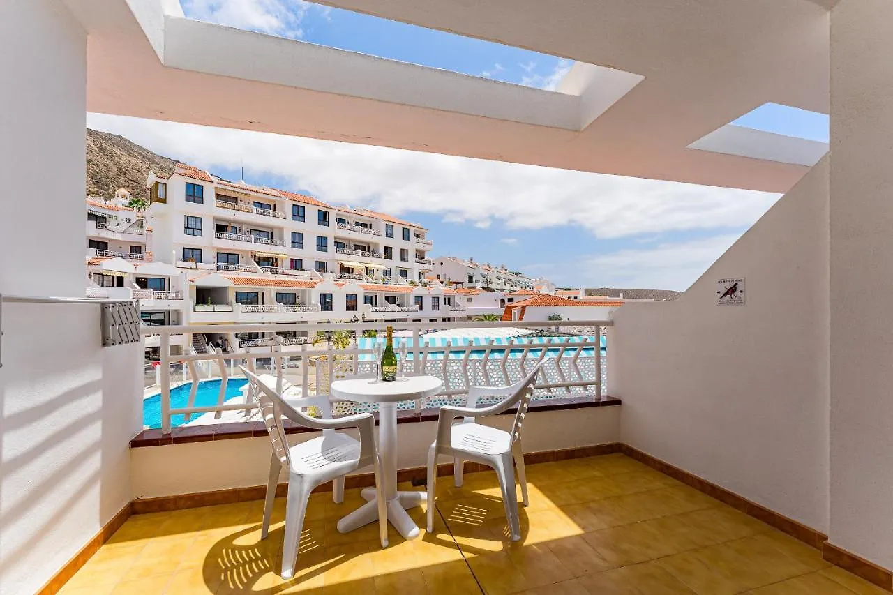 Pretty 1B Apartment In Diamantes 2, Heated Pool Los Cristianos  Spagna